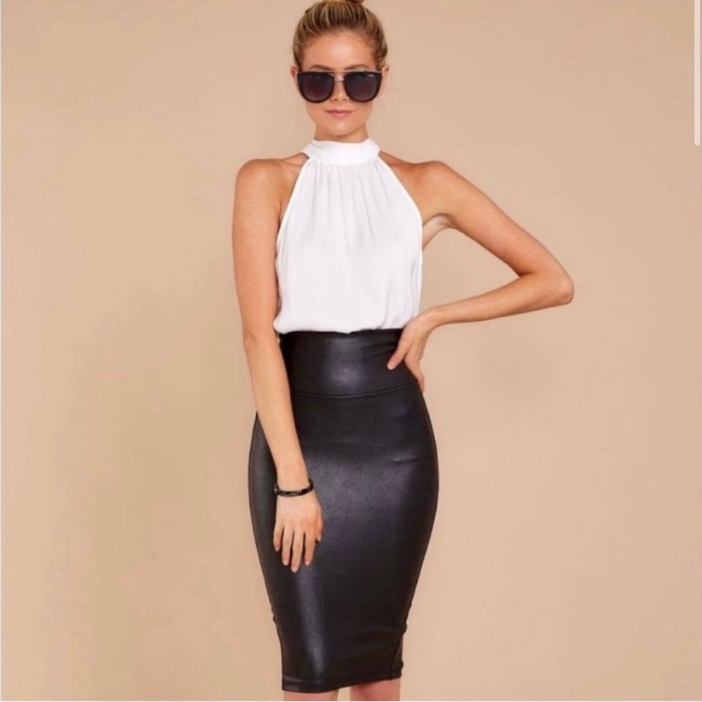 Spanx black faux leather pencil skirt size small